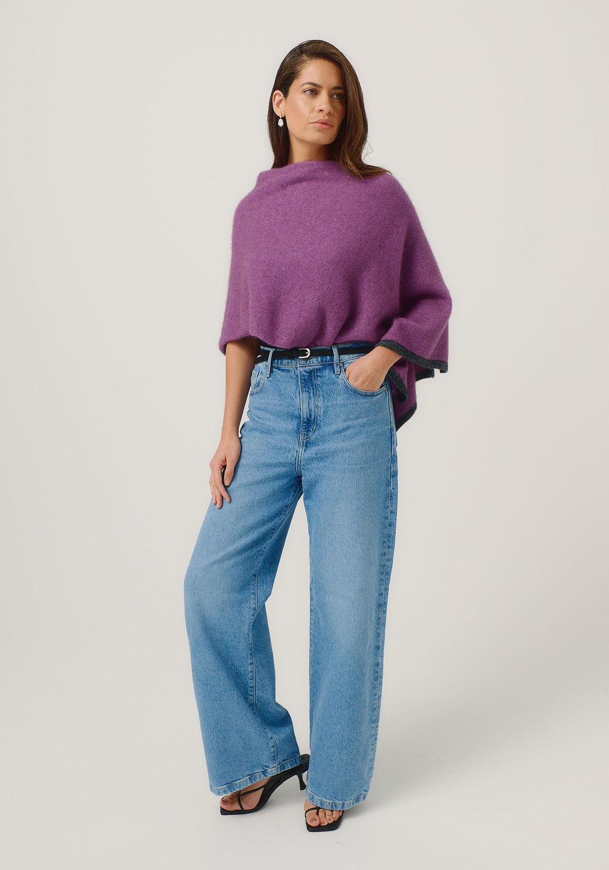 https://cdn.shopify.com/s/files/1/0566/6612/8580/files/1623-TwoTonePoncho-LilacSlate-MM25-Belu-042.jpg?v=1752191930