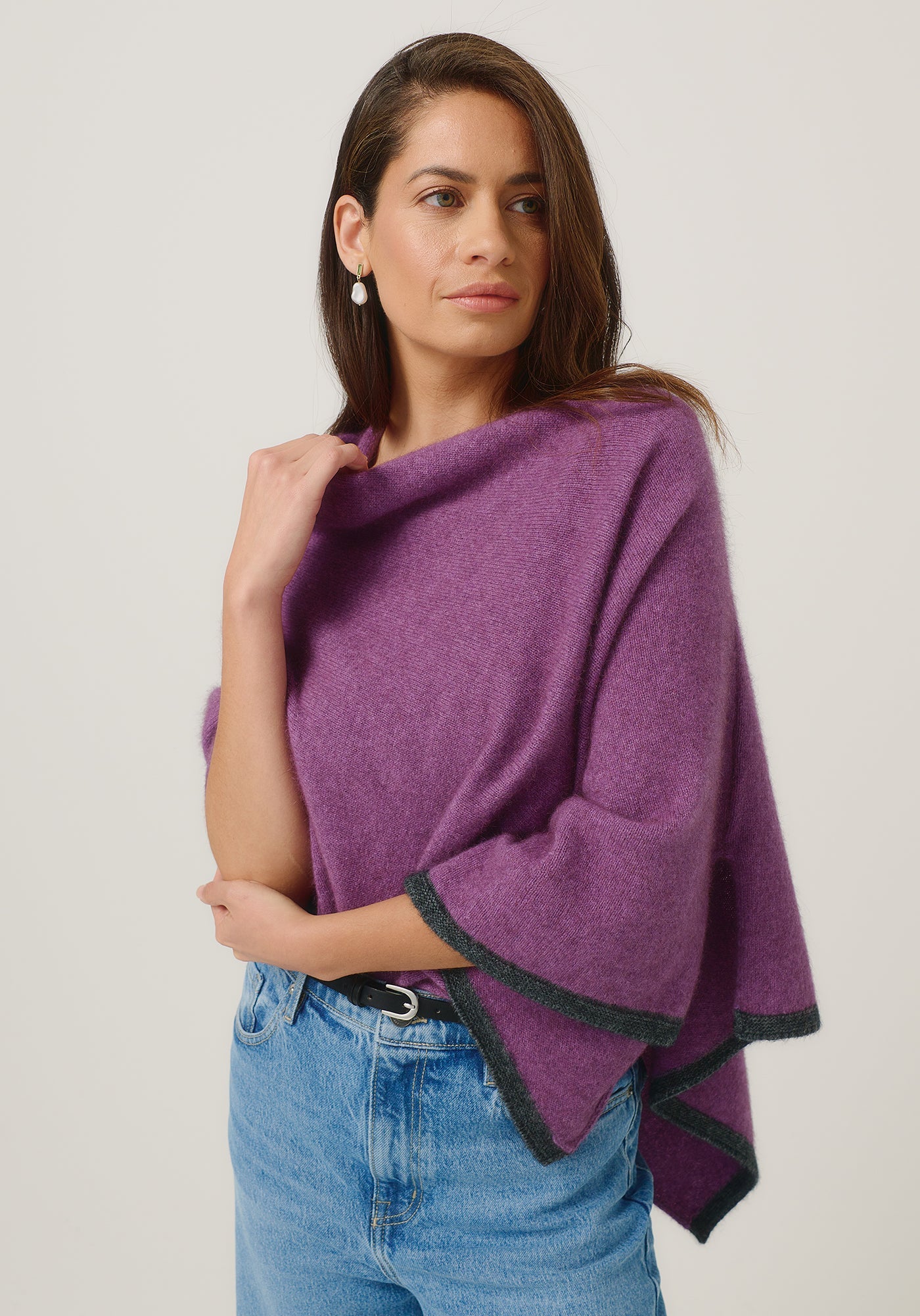 https://cdn.shopify.com/s/files/1/0566/6612/8580/files/1623-TwoTonePoncho-LilacSlate-MM25-Belu-050.jpg?v=1752191930