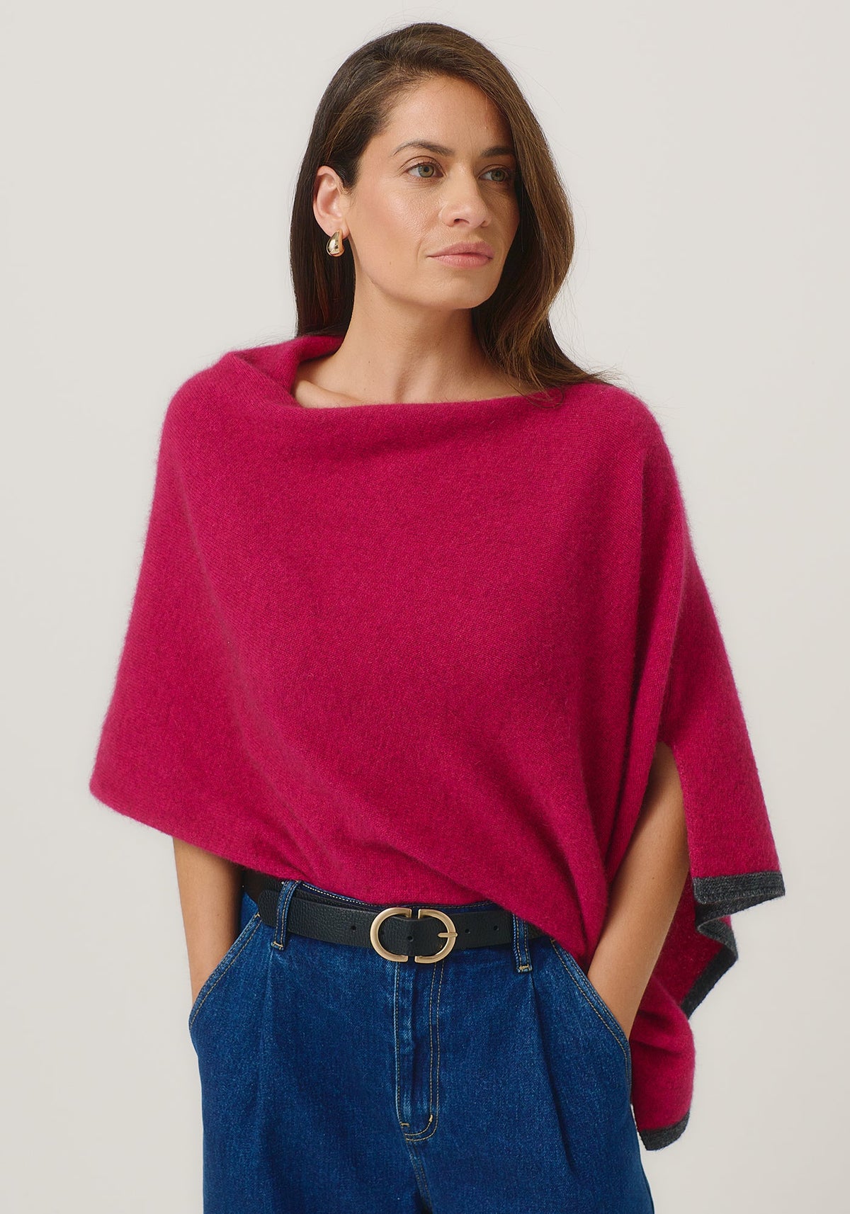 https://cdn.shopify.com/s/files/1/0566/6612/8580/files/1623-TwoTonePoncho-LupinSlate-MM25-Belu-035.jpg?v=1752191930