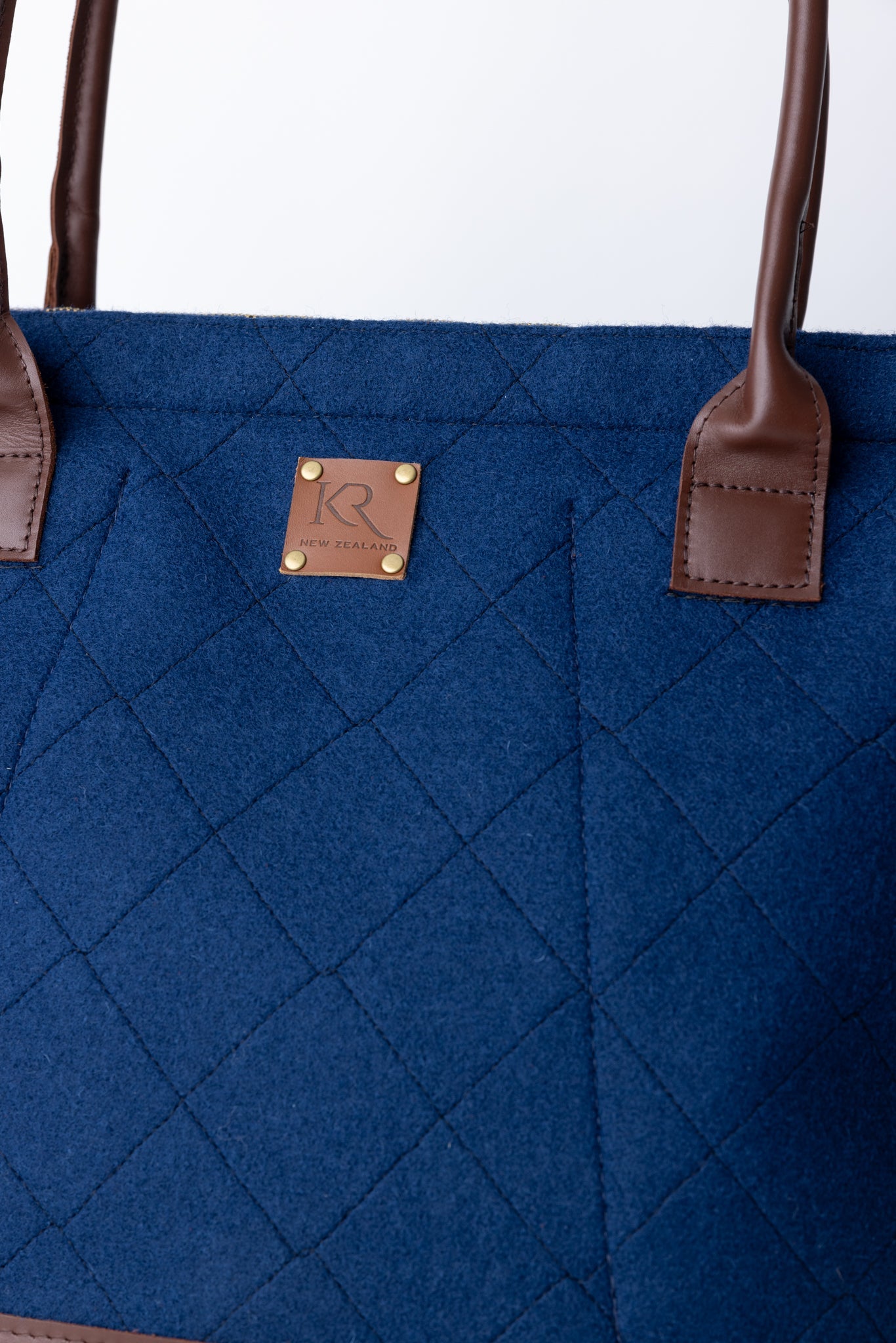 https://cdn.shopify.com/s/files/1/0666/1219/9481/files/KAITUNA_RIDGES25116.jpg?v=1750180573