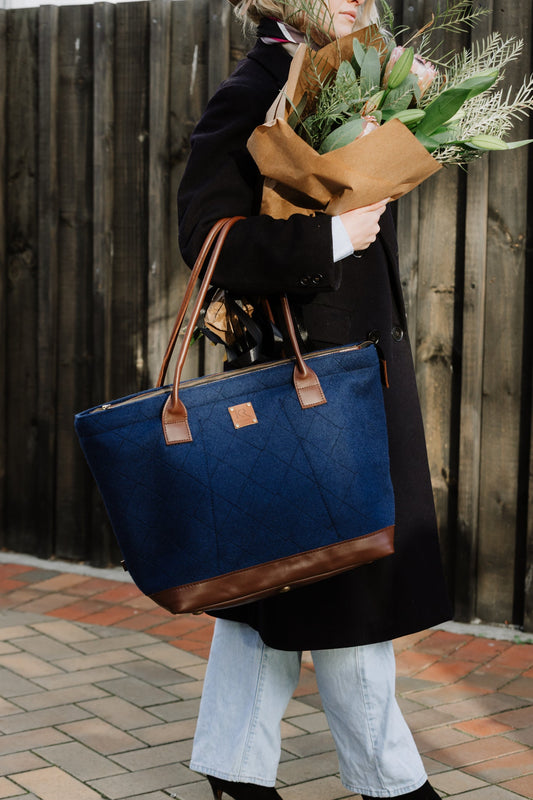 https://cdn.shopify.com/s/files/1/0666/1219/9481/files/KR_Bags423348.jpg?v=1750180573