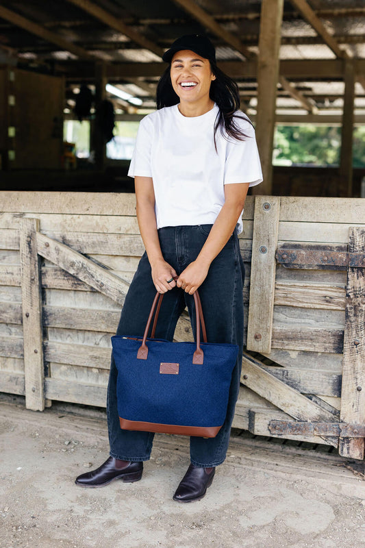 https://cdn.shopify.com/s/files/1/0666/1219/9481/files/Kaituna_ridges_totes_lindie_hawes_photography-107_495f45a9-4a0e-4ed8-9181-f46428d509a0.jpg?v=1763065381