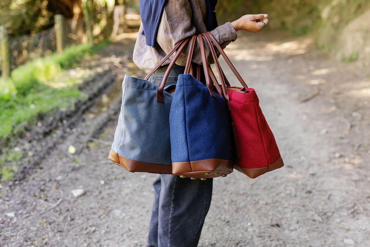 https://cdn.shopify.com/s/files/1/0666/1219/9481/files/Kaituna_ridges_totes_lindie_hawes_photography-113.jpg?v=1763065454