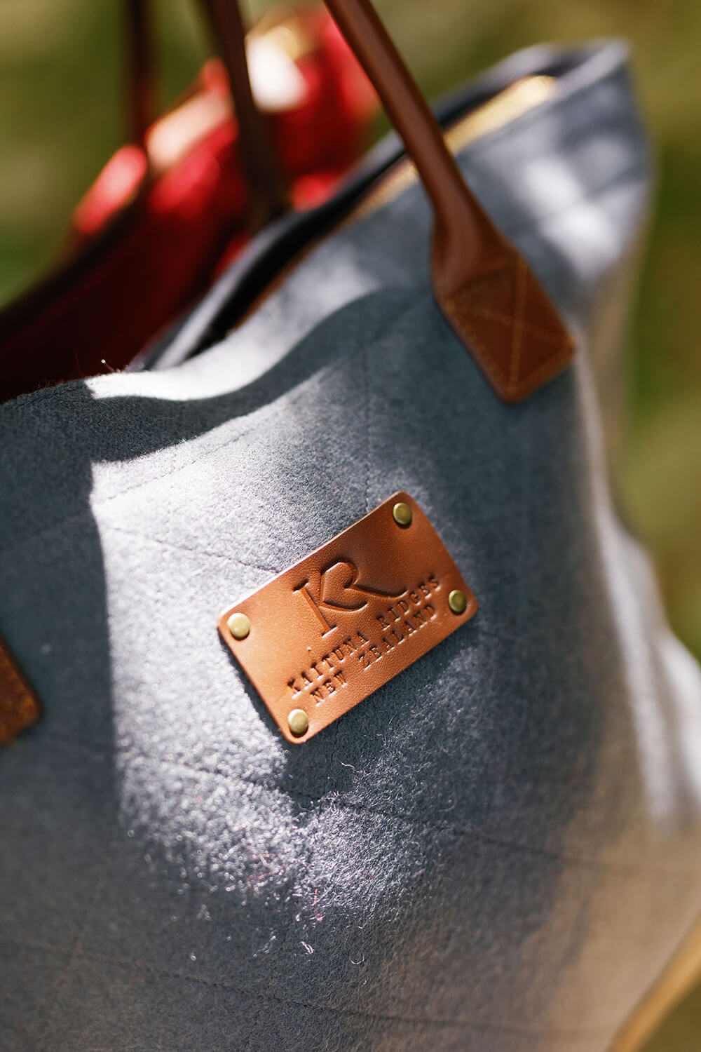 https://cdn.shopify.com/s/files/1/0666/1219/9481/files/Kaituna_ridges_totes_lindie_hawes_photography-144.jpg?v=1763065454