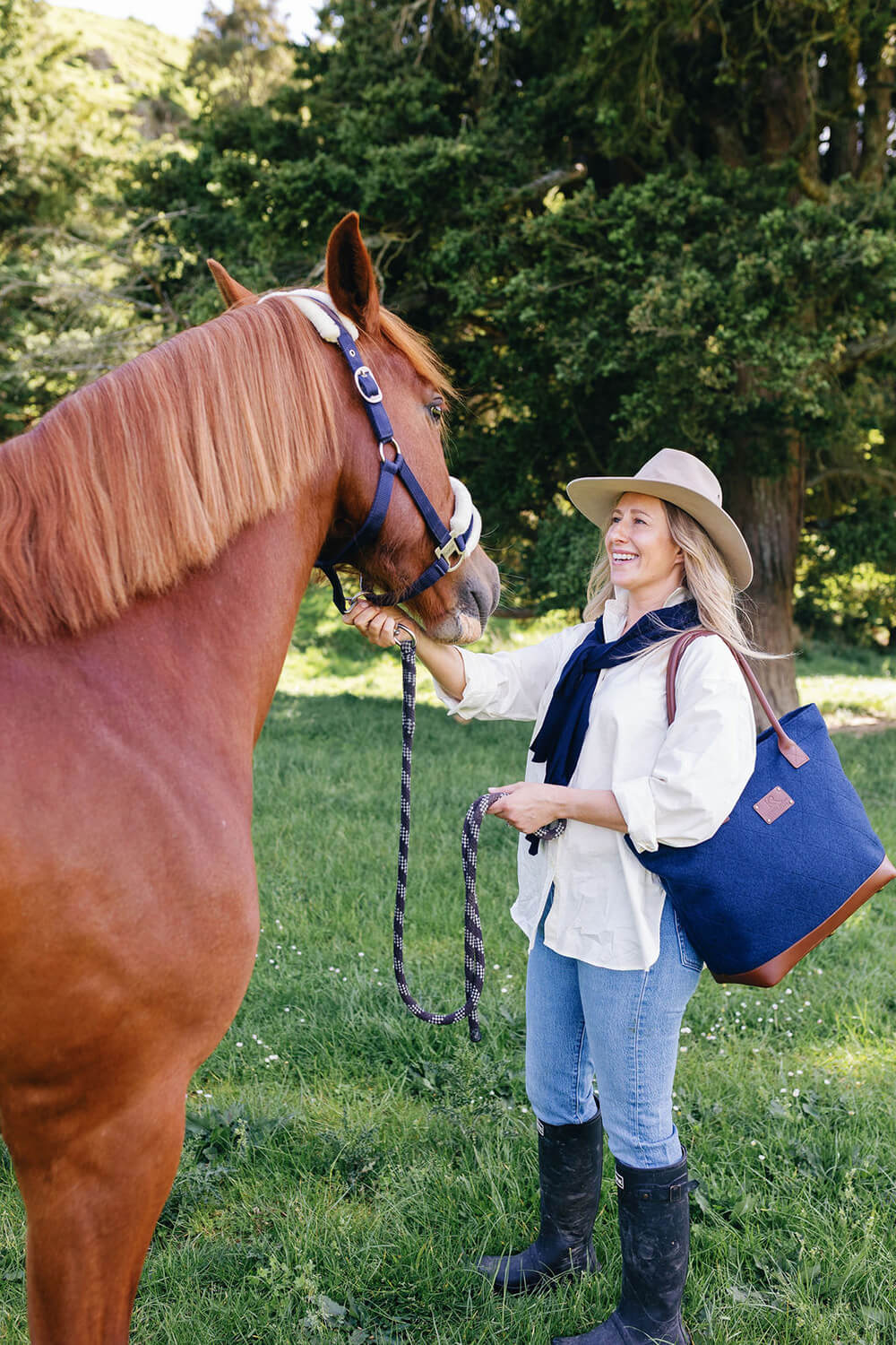 https://cdn.shopify.com/s/files/1/0666/1219/9481/files/Kaituna_ridges_totes_lindie_hawes_photography-15_5b497ecf-826e-4c58-8e15-7e2b02c8fe1a.jpg?v=1763065489