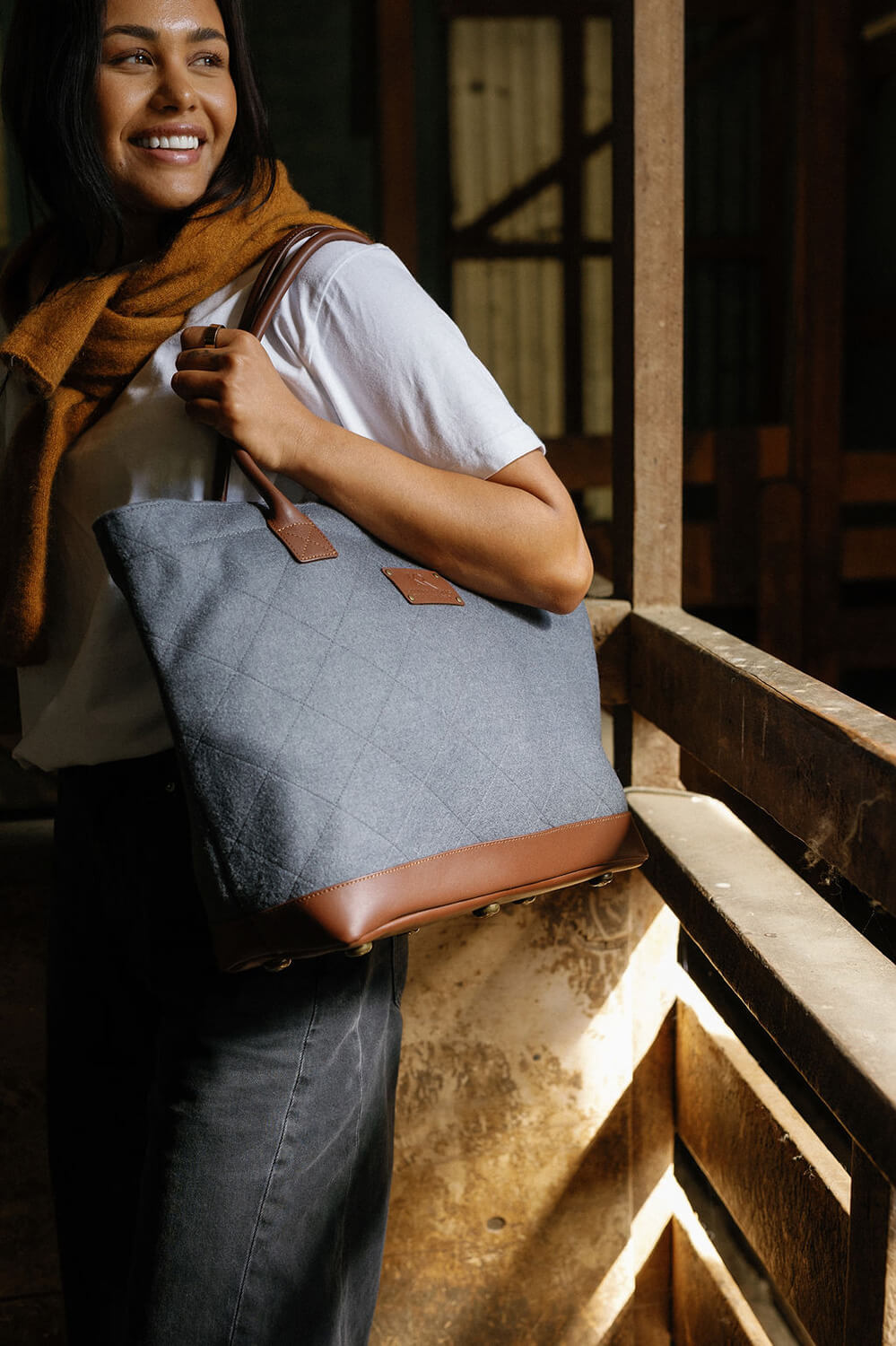 https://cdn.shopify.com/s/files/1/0666/1219/9481/files/Kaituna_ridges_totes_lindie_hawes_photography-4.jpg?v=1763065454