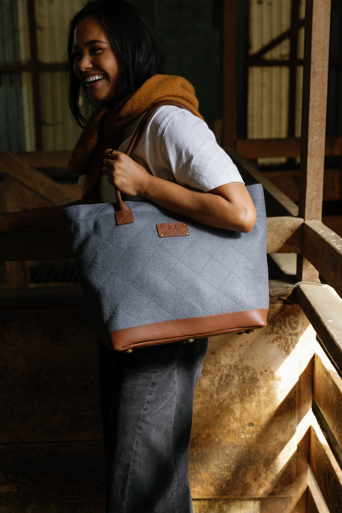 https://cdn.shopify.com/s/files/1/0666/1219/9481/files/Kaituna_ridges_totes_lindie_hawes_photography-5.jpg?v=1764884371