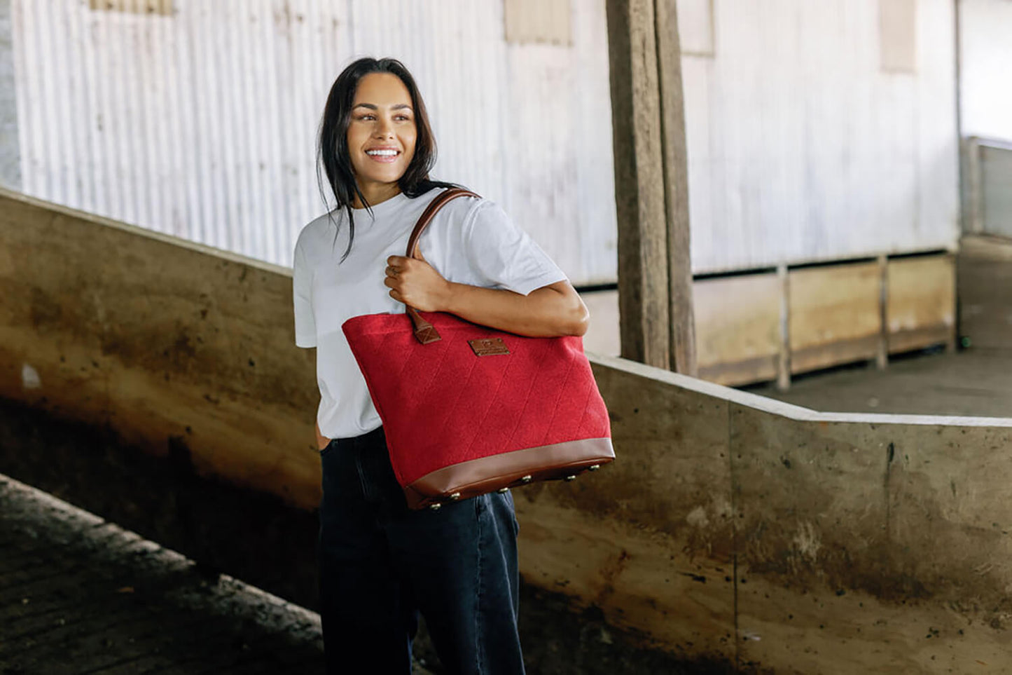 https://cdn.shopify.com/s/files/1/0666/1219/9481/files/Kaituna_ridges_totes_lindie_hawes_photography-6.jpg?v=1763065454