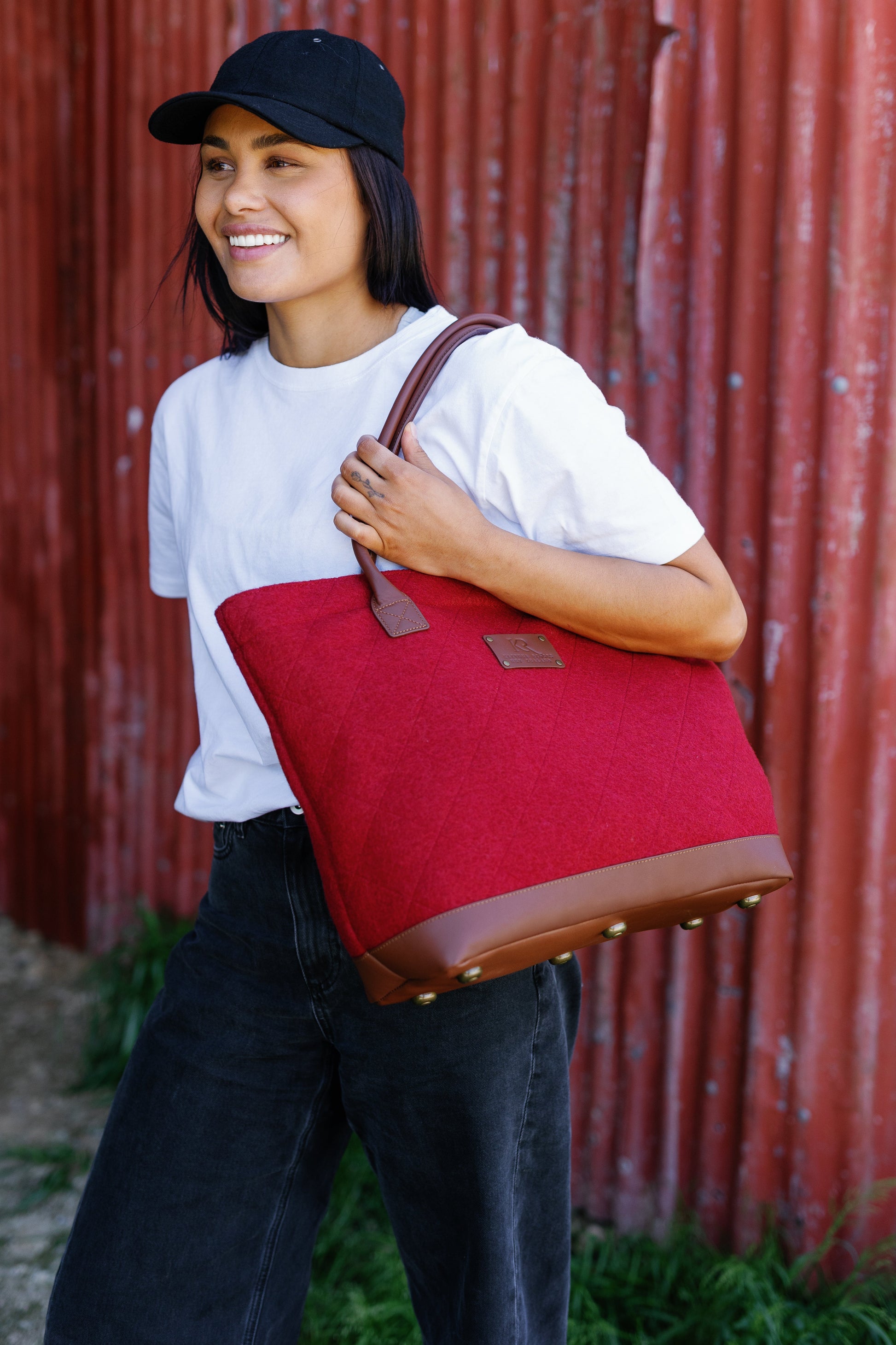 https://cdn.shopify.com/s/files/1/0666/1219/9481/files/Kaituna_ridges_totes_lindie_hawes_photography-61.jpg?v=1764884371
