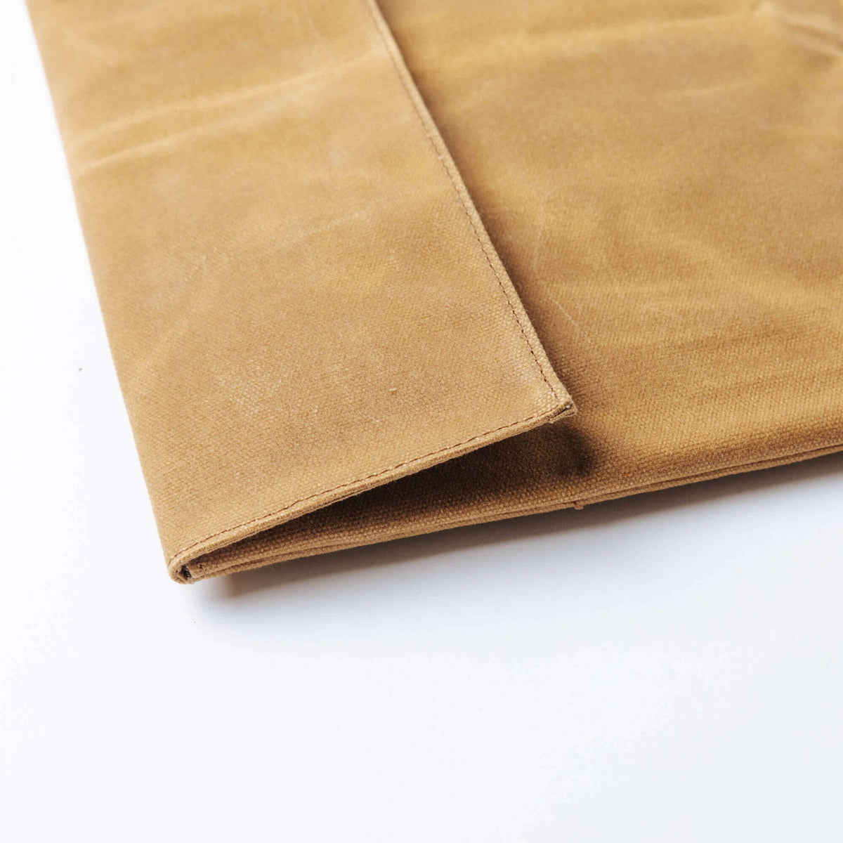 https://cdn.shopify.com/s/files/1/0018/4706/6660/products/LaptopBag-4.jpg?v=1759744583