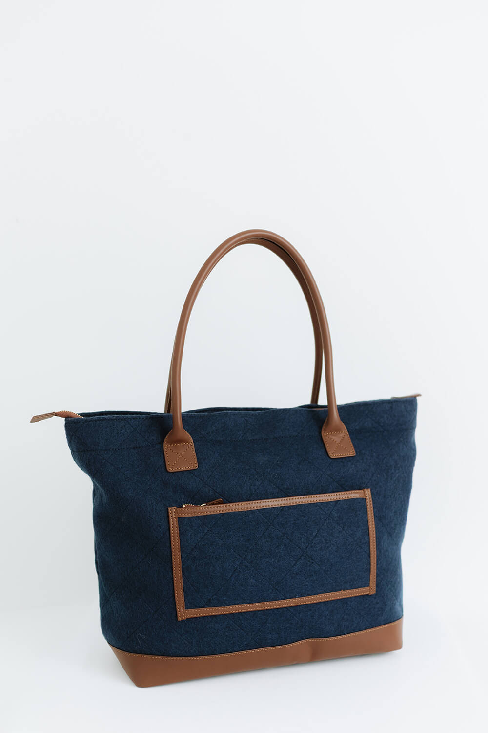 https://cdn.shopify.com/s/files/1/0666/1219/9481/files/November21_2025_Kaituna_Ridges_Tote_Studio_0010.jpg?v=1764884174