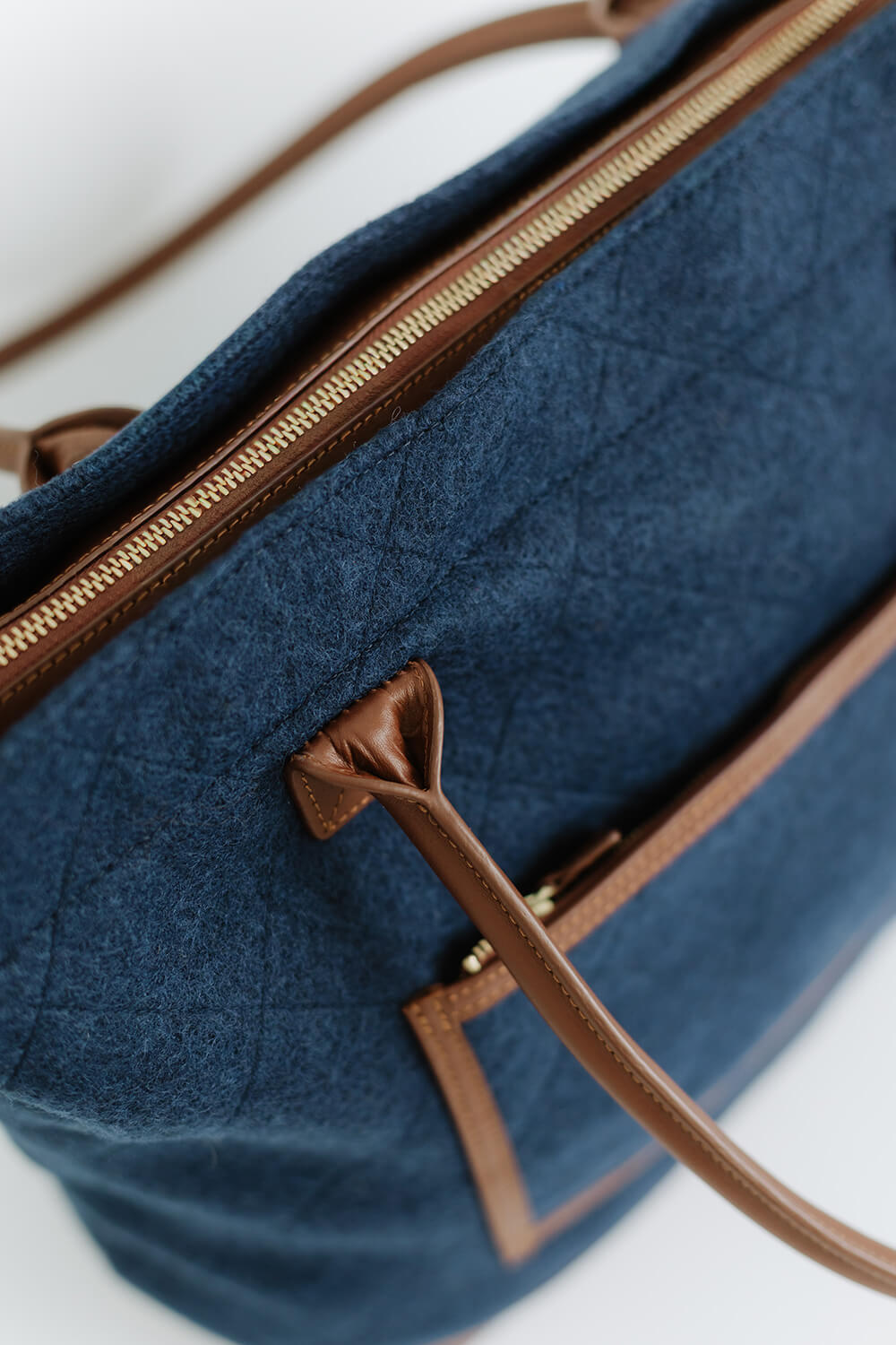 https://cdn.shopify.com/s/files/1/0666/1219/9481/files/November21_2025_Kaituna_Ridges_Tote_Studio_0012.jpg?v=1764884174