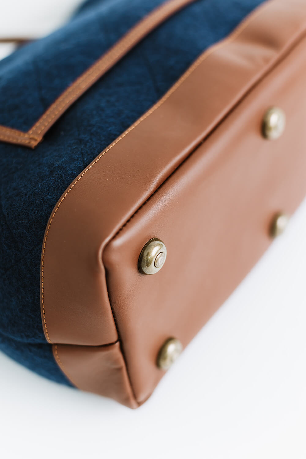 https://cdn.shopify.com/s/files/1/0666/1219/9481/files/November21_2025_Kaituna_Ridges_Tote_Studio_0021.jpg?v=1764884174