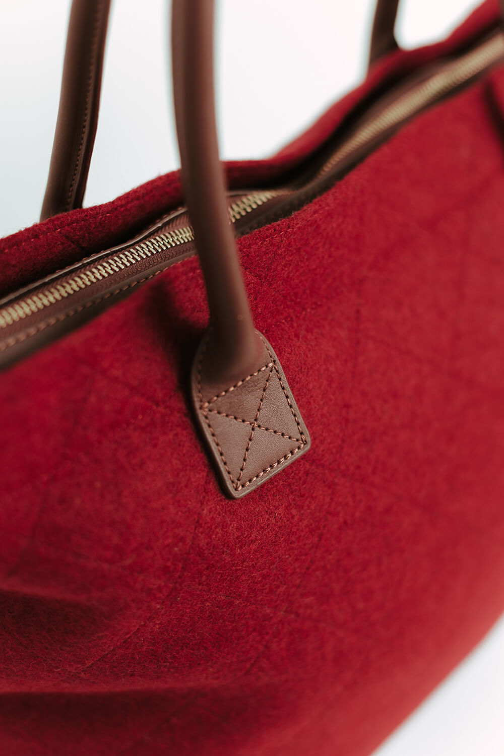https://cdn.shopify.com/s/files/1/0666/1219/9481/files/November21_2025_Kaituna_Ridges_Tote_Studio_0041.jpg?v=1764884007