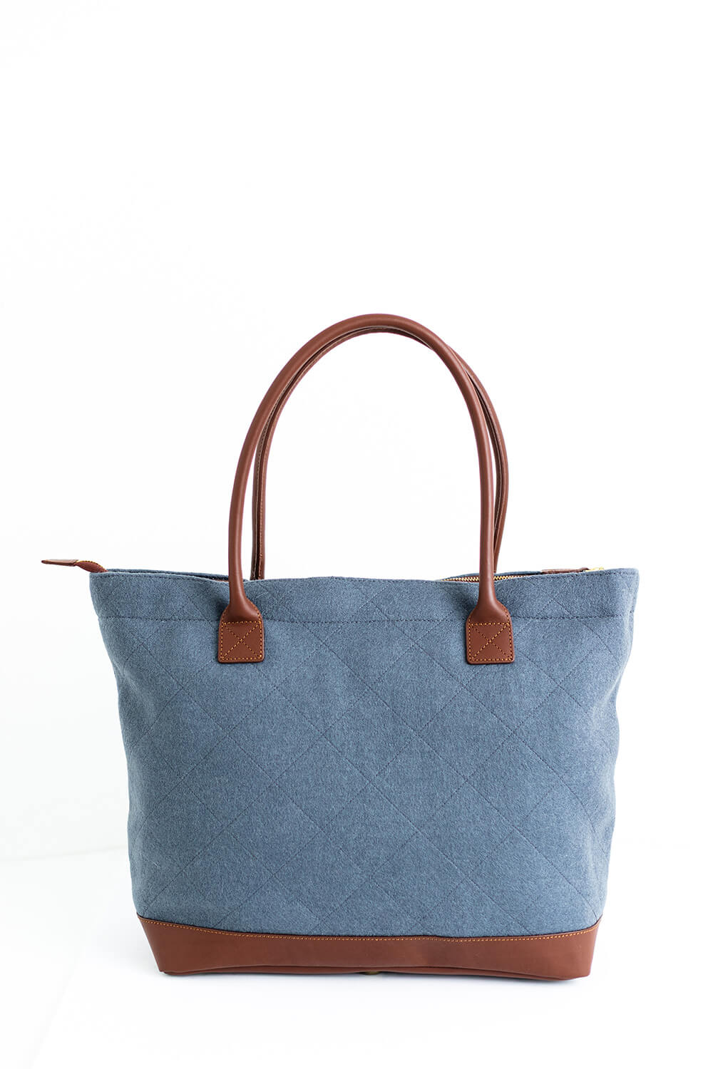 https://cdn.shopify.com/s/files/1/0666/1219/9481/files/November21_2025_Kaituna_Ridges_Tote_Studio_0056.jpg?v=1764884039