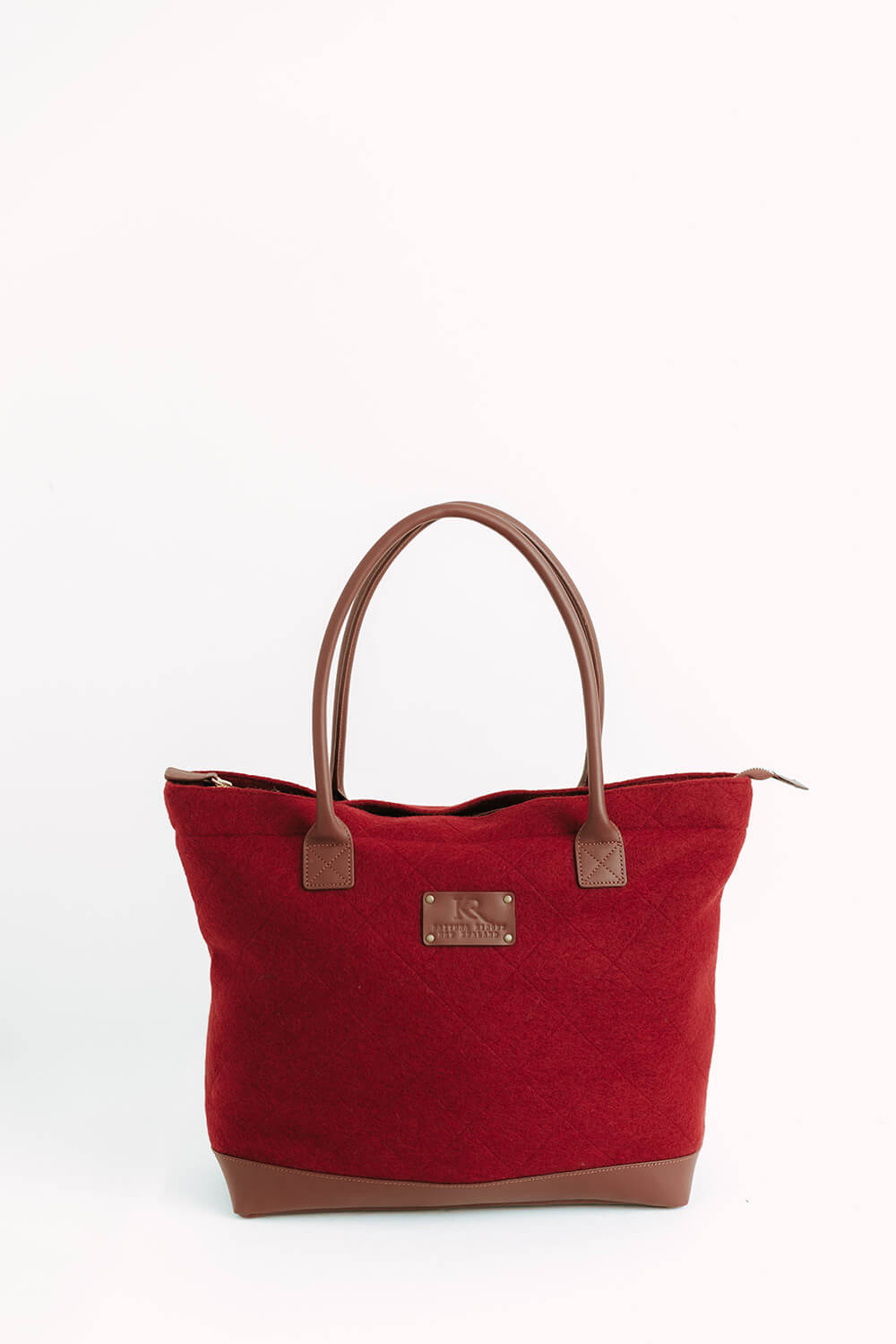 https://cdn.shopify.com/s/files/1/0666/1219/9481/files/November21_2025_Kaituna_Ridges_Tote_Studio_0068.jpg?v=1764884174
