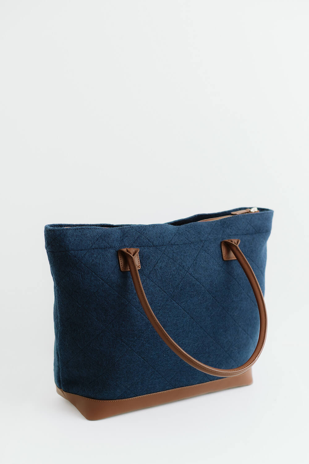 https://cdn.shopify.com/s/files/1/0666/1219/9481/files/November28_2025_Kaituna_Ridges_Tote_Studio_0128.jpg?v=1764884371