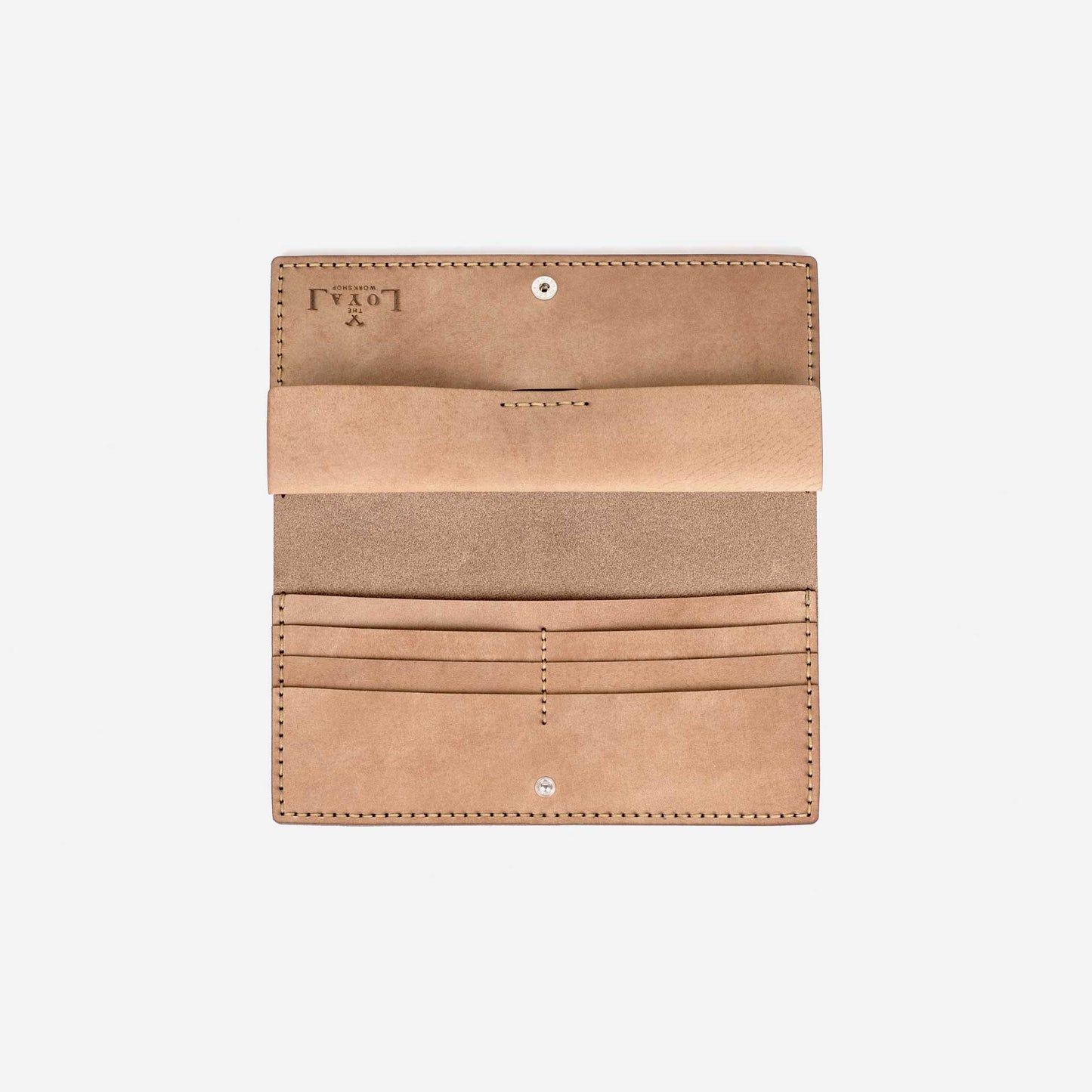 https://cdn.shopify.com/s/files/1/0746/9767/0945/products/the-loyal-workshop-Alongsider-Wallet-5.jpg?v=1683082924