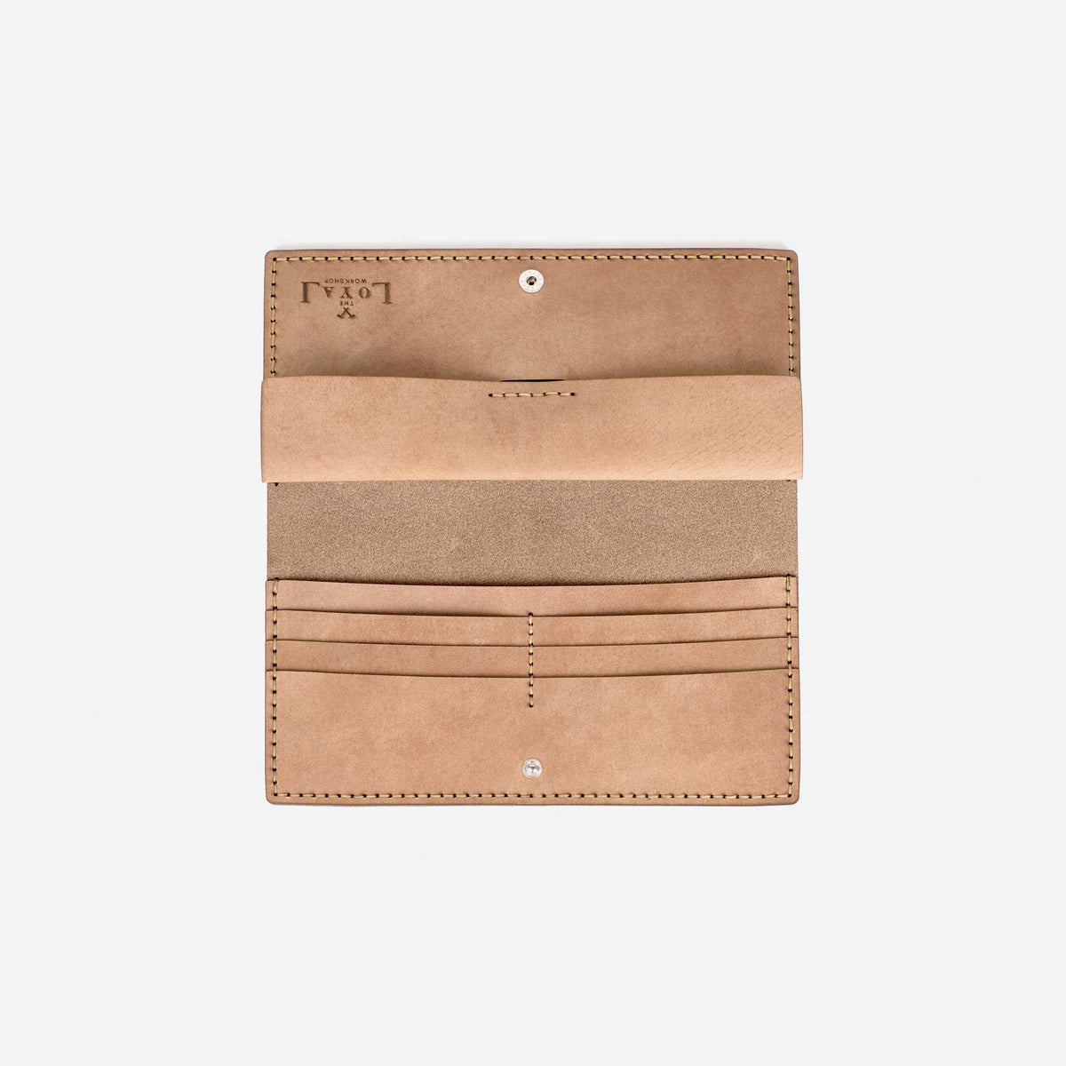 https://cdn.shopify.com/s/files/1/0746/9767/0945/products/the-loyal-workshop-Alongsider-Wallet-5.jpg?v=1683082924