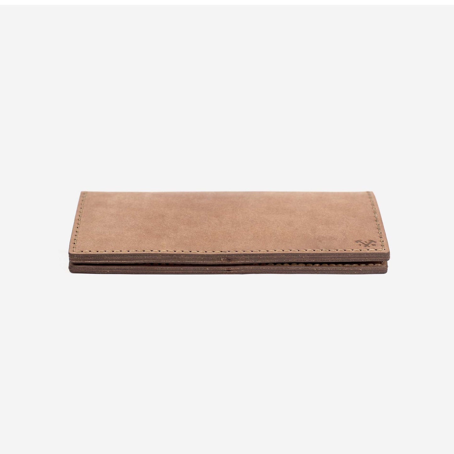 https://cdn.shopify.com/s/files/1/0746/9767/0945/products/the-loyal-workshop-Alongsider-Wallet-6.jpg?v=1683082924