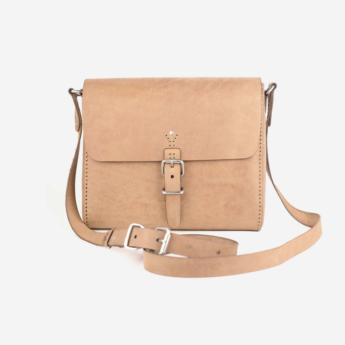 https://cdn.shopify.com/s/files/1/0746/9767/0945/products/the-loyal-workshop-Companion-Satchel-9.jpg?v=1717578944