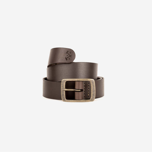 https://cdn.shopify.com/s/files/1/0746/9767/0945/products/the-loyal-workshop-Ol_Faithful-Belt6.jpg?v=1683082911