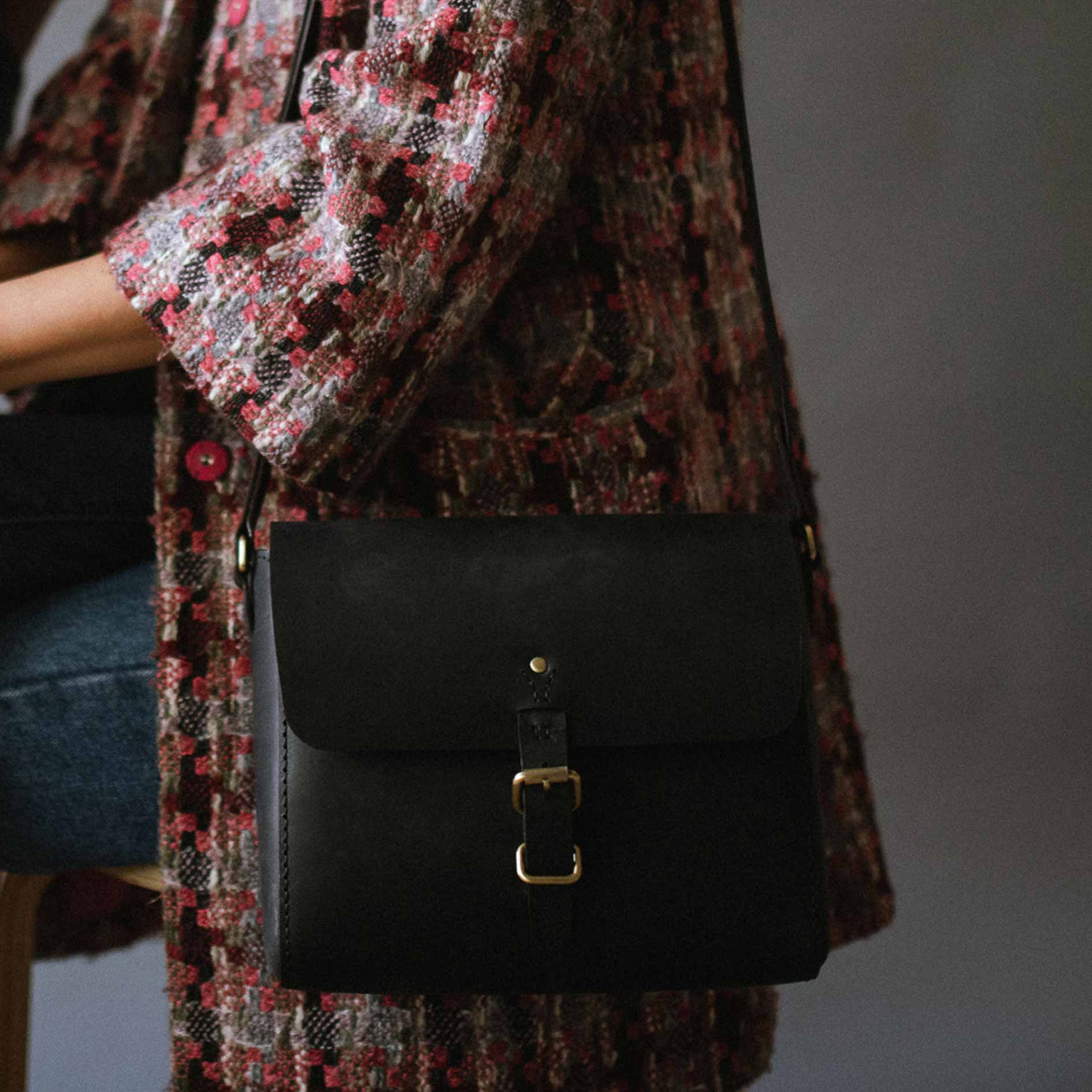 https://cdn.shopify.com/s/files/1/0746/9767/0945/products/the-loyal-workshop-back-in-black-04.jpg?v=1717578811