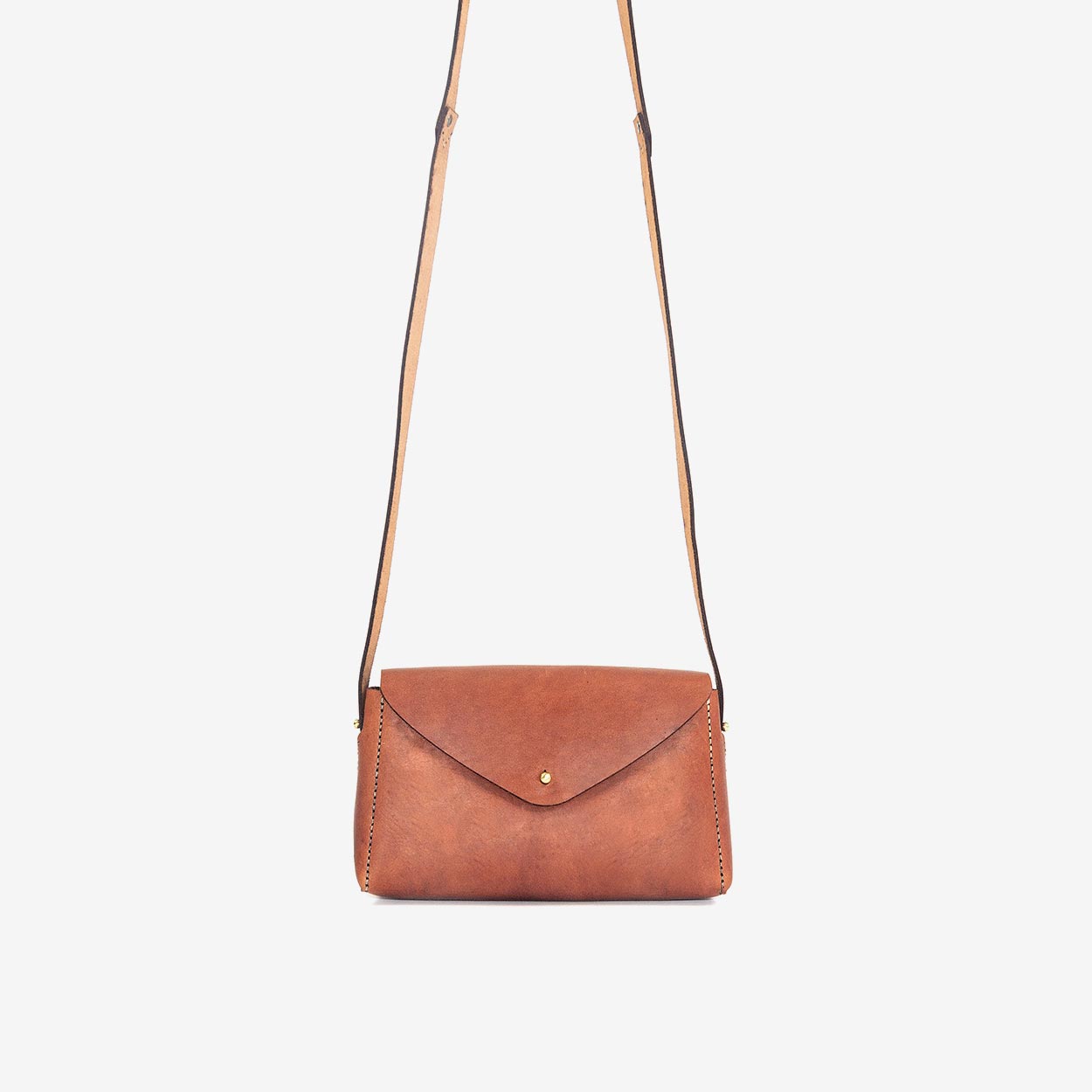 https://cdn.shopify.com/s/files/1/0746/9767/0945/products/the-loyal-workshop-ethical-leather-Dorthy-mini-03.jpg?v=1683082955