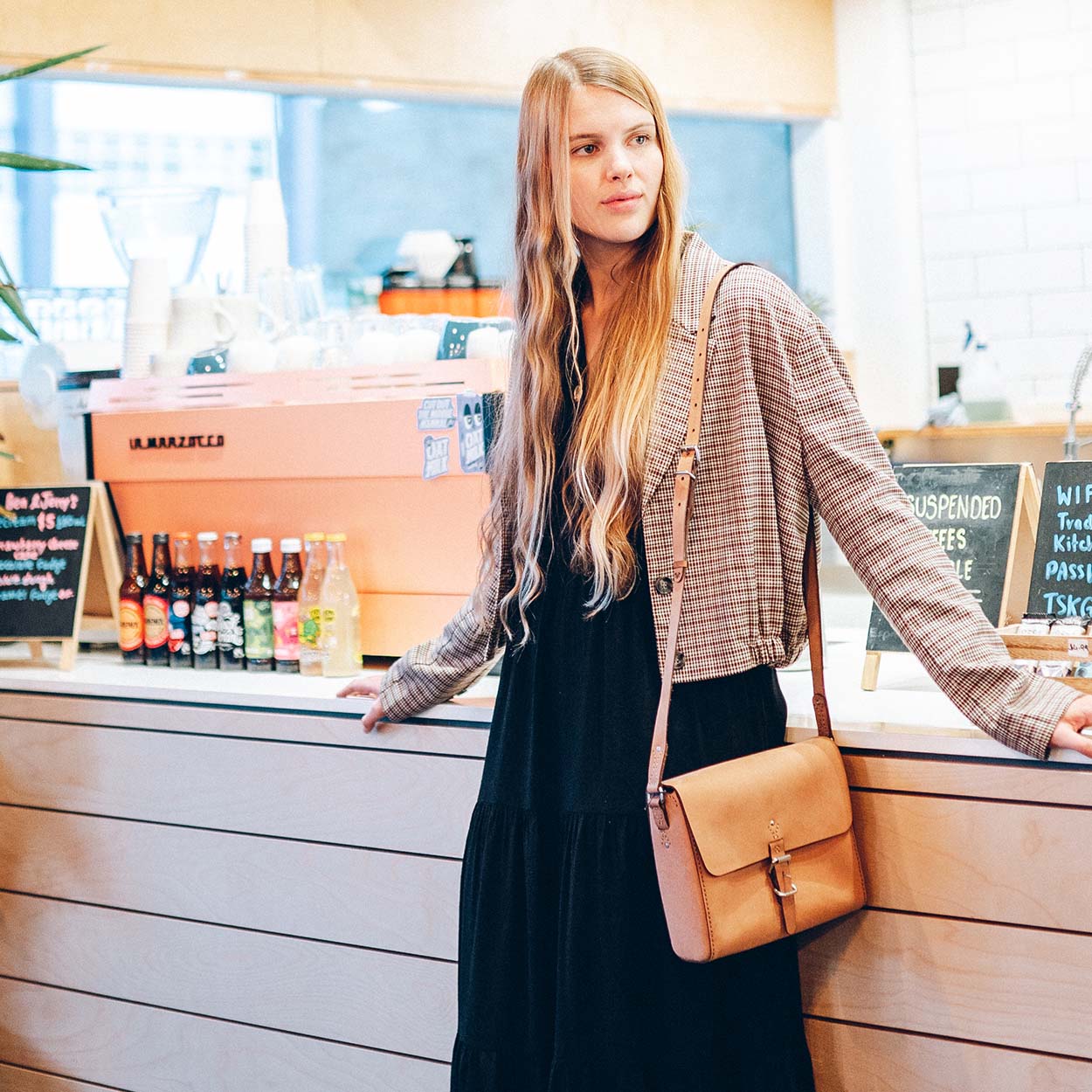 https://cdn.shopify.com/s/files/1/0746/9767/0945/products/the-loyal-workshop-ethical-leather-Products-63.jpg?v=1717578944