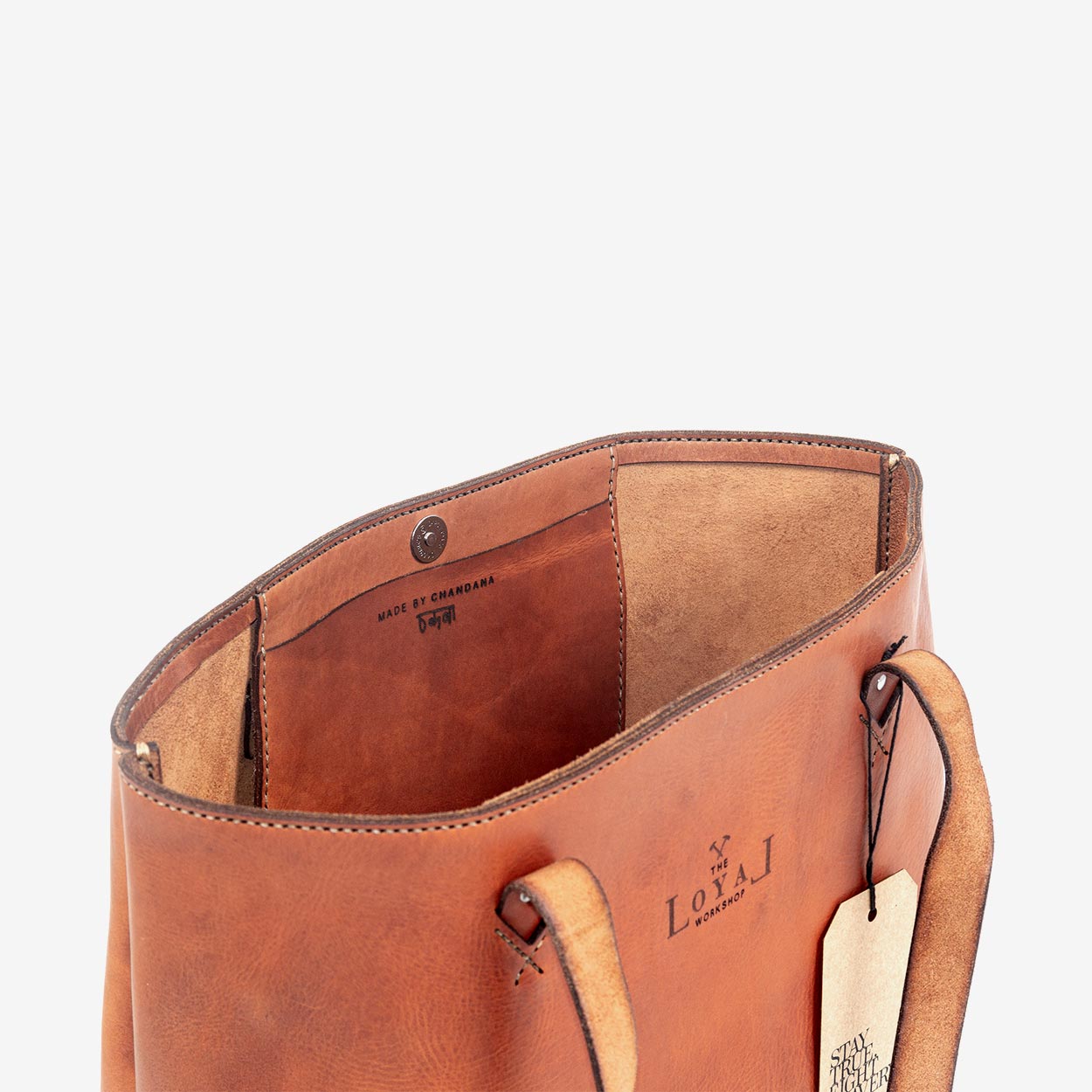 https://cdn.shopify.com/s/files/1/0746/9767/0945/products/the-loyal-workshop-ethical-leather-Rosa-tote-03.jpg?v=1683083051