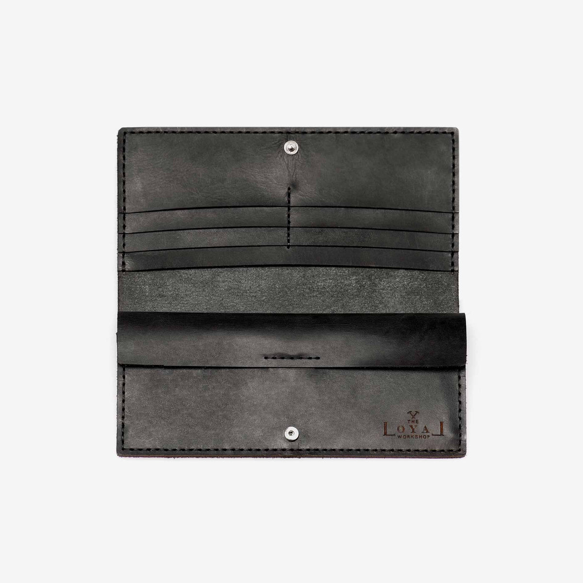 https://cdn.shopify.com/s/files/1/0746/9767/0945/products/the-loyal-workshop-the-alongsider-wallet-Black-05.jpg?v=1683082781