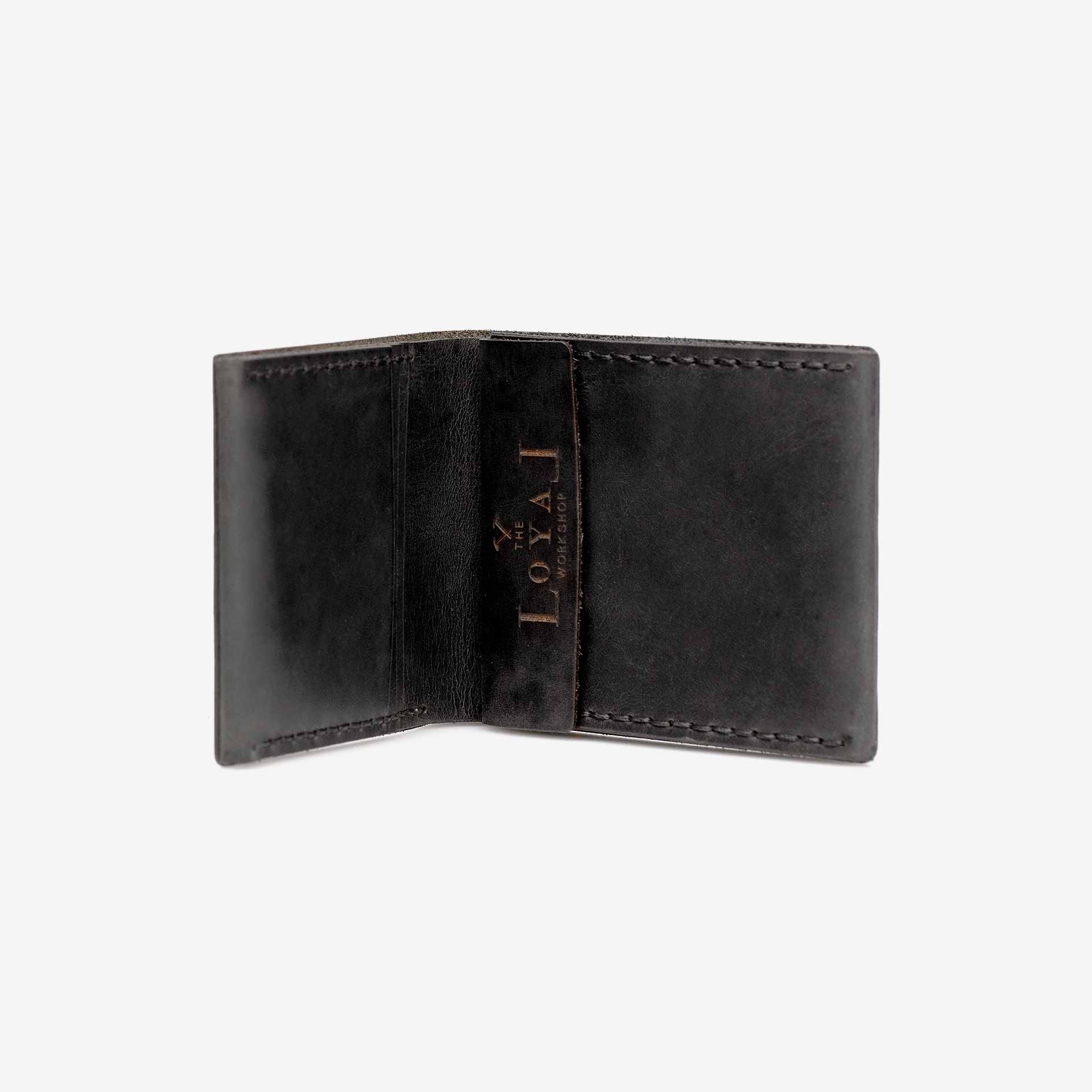 https://cdn.shopify.com/s/files/1/0746/9767/0945/products/the-loyal-workshop-the-keeper-wallet-black-05.jpg?v=1683082771